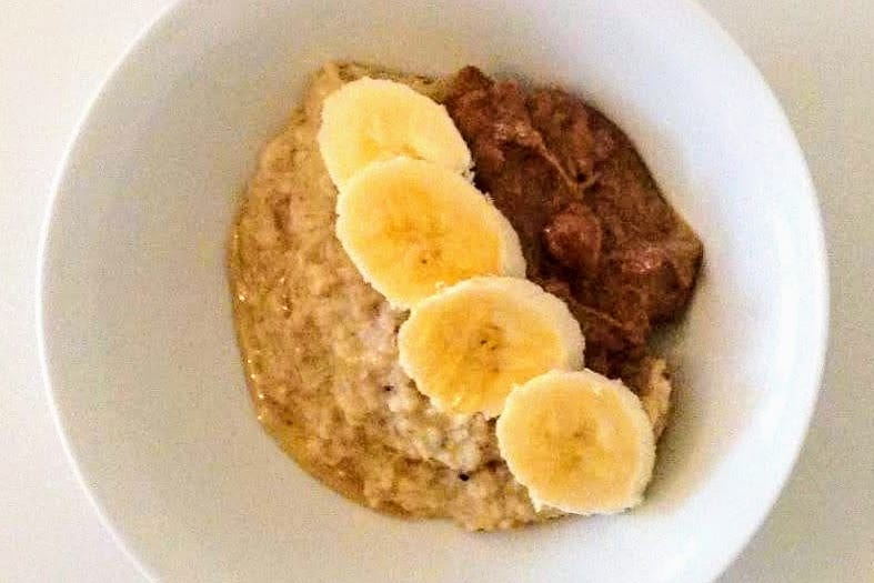 電子レンジで バナナとナッツのポリッジ