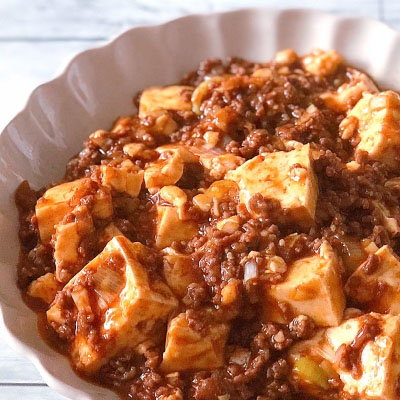 Amazon.co.jp: 丸美屋 レンジDELI 麻婆豆腐 豆腐・ひき肉入り 中辛 レンジ対応袋入200g×5個 : 食品・飲料・お酒