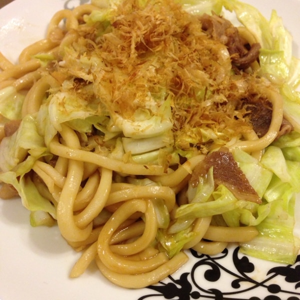 すき焼き味の鍋焼きうどん