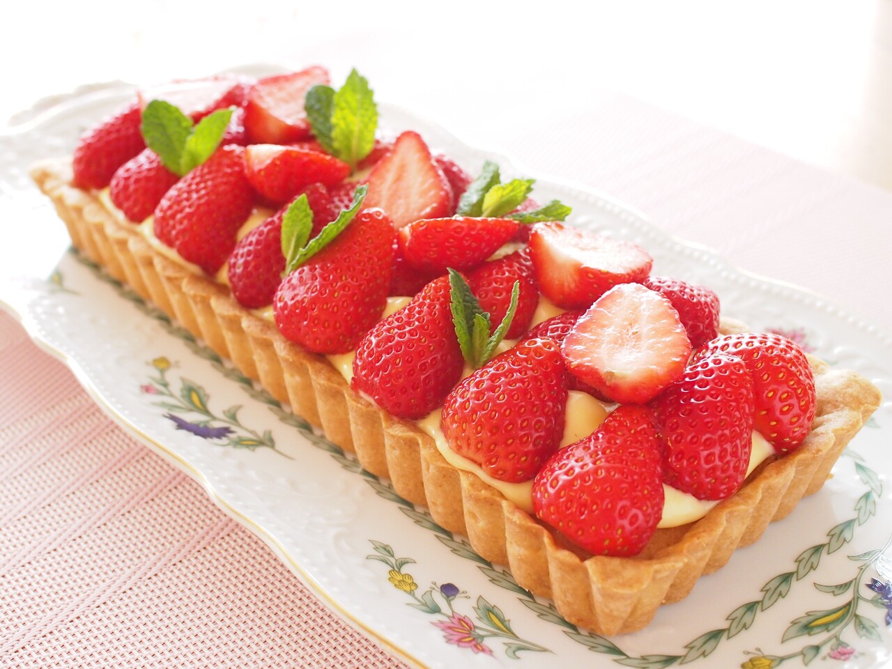 いちごタルト盛り付け」の写真素材194件の無料イラスト画像Adobe Stock