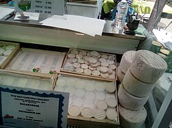 ロカマドゥール チーズ : 月とシャンパーニュ in Tokyo