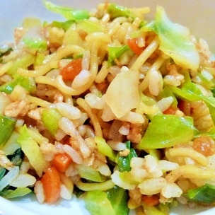 チキンラーメンでそばめし