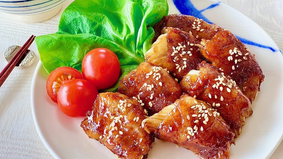 新玉ねぎのソテー ごろごろひき肉の香ばしバター醤油