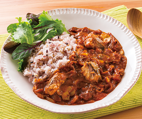 kina_recipe_←胃袋掴んでプロポーズさせたレシピ 作り方👇 今回は ハヤシライス献立🍅 今日はハヤシライス 食べたい食べたいって言われてたなぁと思い出してハヤシライスにしました！ お肉を炒めている間に野菜はレンチンしちゃうので時短でもとろとろになります