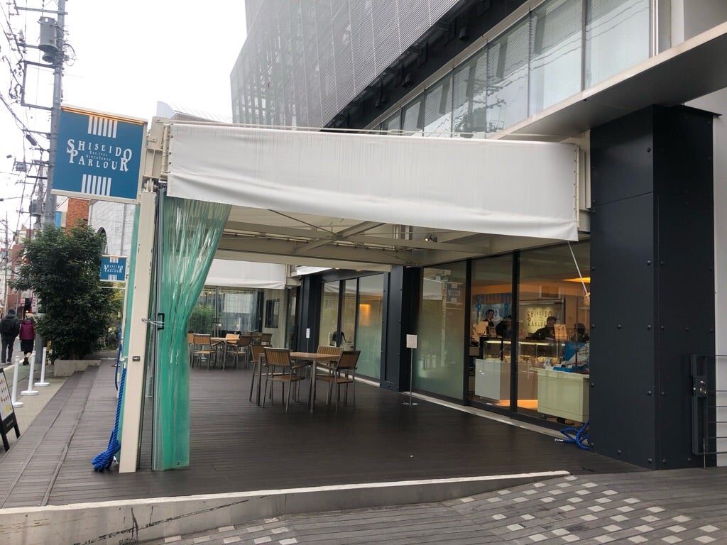 資生堂パーラー 自由が丘店から「丘ばちスイーツバーガー」自由が丘のはちみつを使った限定メニュー - ファッションプレス