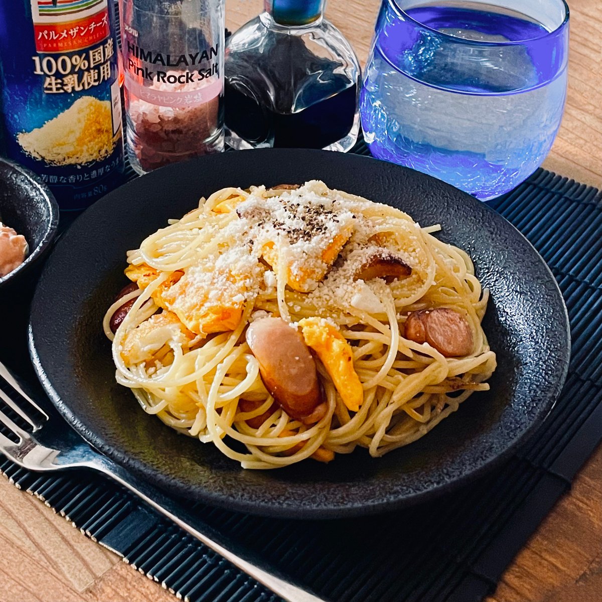 週末はラクチンに♩トマトジュースでごちそう♡ウィンナーと玉ねぎのうまうまトマトパスタ真由美さんの1週間2500円節約レシピ