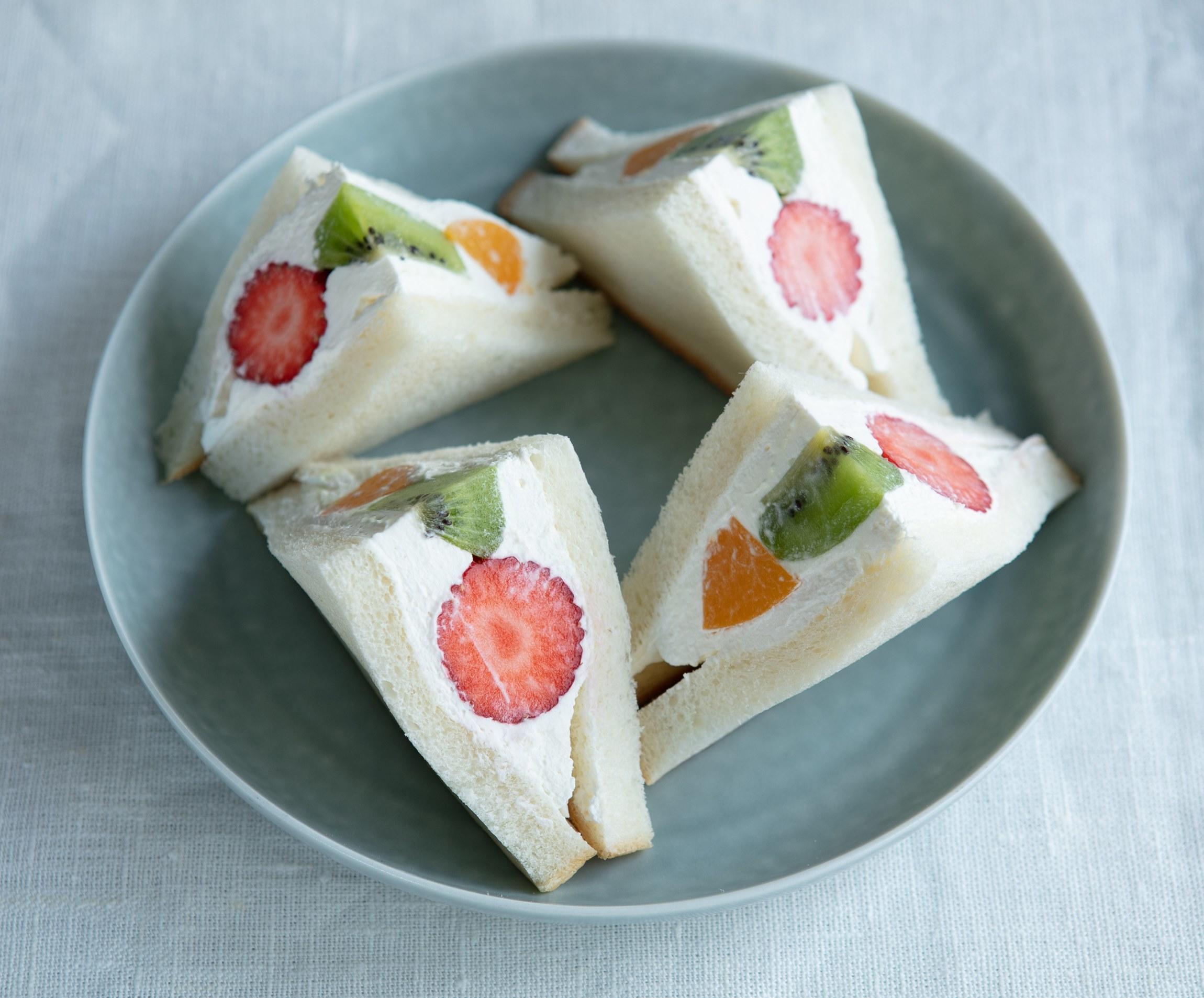 簡単 ワックスペーパーを使ったお弁当用サンドイッチの可愛い包み方