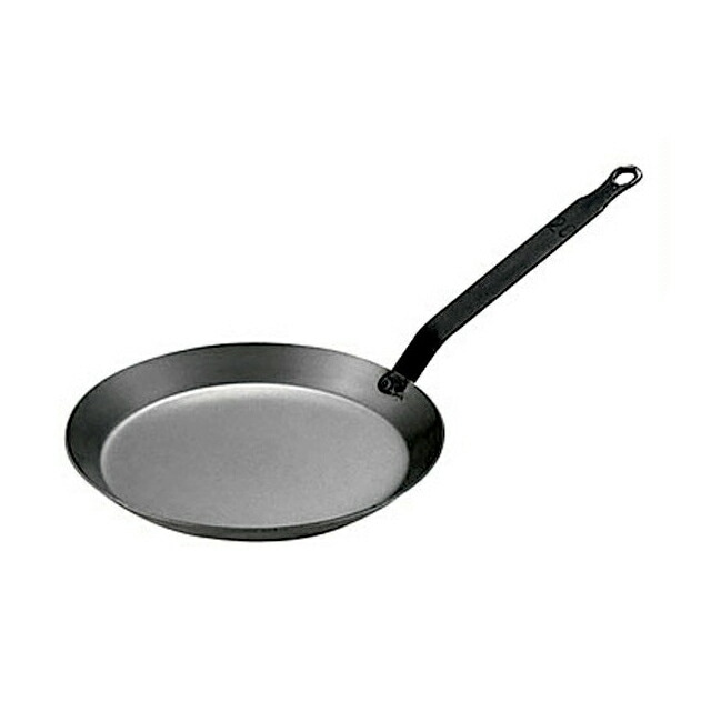 素材で選ぶ鍋＆フライパン鍋やフライパンはその素材によって 特徴が異なります。 様々な調理法に適した素材を選ぶことによって食材の美味しさを最大限に引き出します。 ここでは鉄、ステンレス、アルミ、銅フライパン の順番でご紹介いたします。 詳しくはオンライン