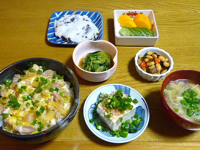 とろとろたまごの親子丼 ツナと大根の和風サラダみそ汁 食材宅配のヨシケイ 夕食ネット レシピ・メニュー・献立付き