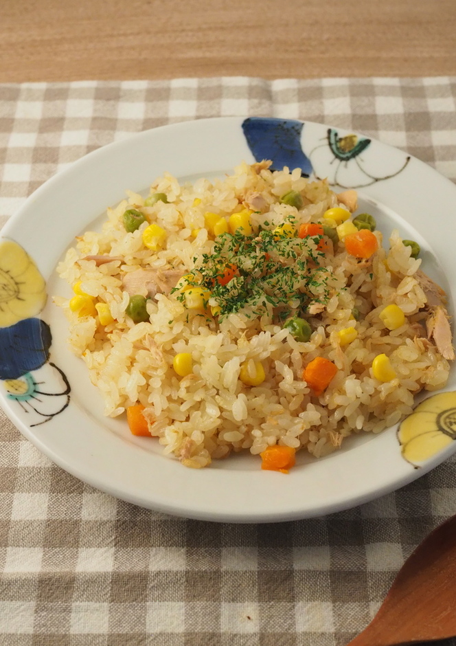 炊飯器におまかせ！チキンベジピラフ