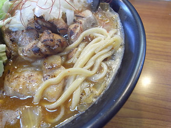 Amazon.co.jp: ニュータッチ 凄麺千葉竹岡式らーめん 117g×12個 : 食品・飲料・お酒