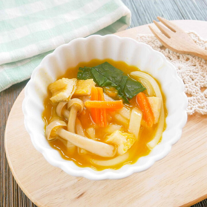 母乳育児は量より質！ , 「母乳、もうあんまり出てないから必要ないかなぁ〜」, そんなことは、全くない✨, 母乳には、脂質やその他栄養素の他に,「ヒトミルクオリゴ糖」が含まれてて。, これは、, ほかの動物にはあまり無いもの👀, 人間特有と言っても過言では無いオリゴ糖。, このオリゴ糖は、,他のどんなものよりも, 腸内でビフィズス菌の餌になってくれる✨, 離乳期までの赤ちゃんの腸内は、,