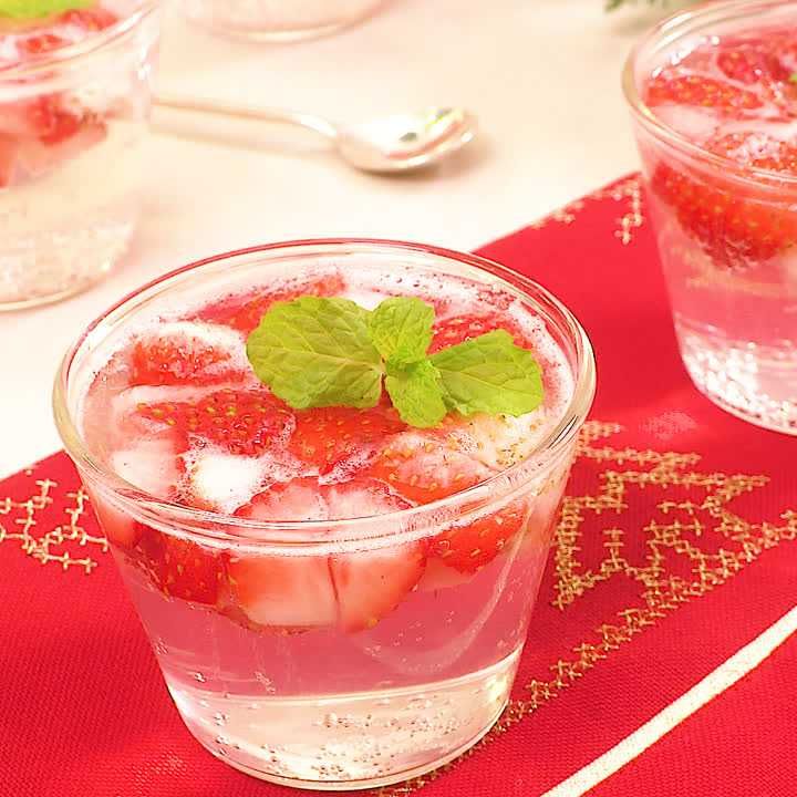 夏のフルーツゼリー✨, スイカやキウイの彩りがカラフルで可愛いです🍉🥝, レシピは次の投稿で紹介します🙌,フルーツゼリーフルーツフルーツポンチフルーツ好きと繋がりたいフルーツゼリー作りフルーツゼリーレシピゼリーゼリーレシピ夏夏レシピ簡単レシピ簡単料理映えスイーツ可愛い映え藤枝焼津島田デザートスイーツ作りデザート部