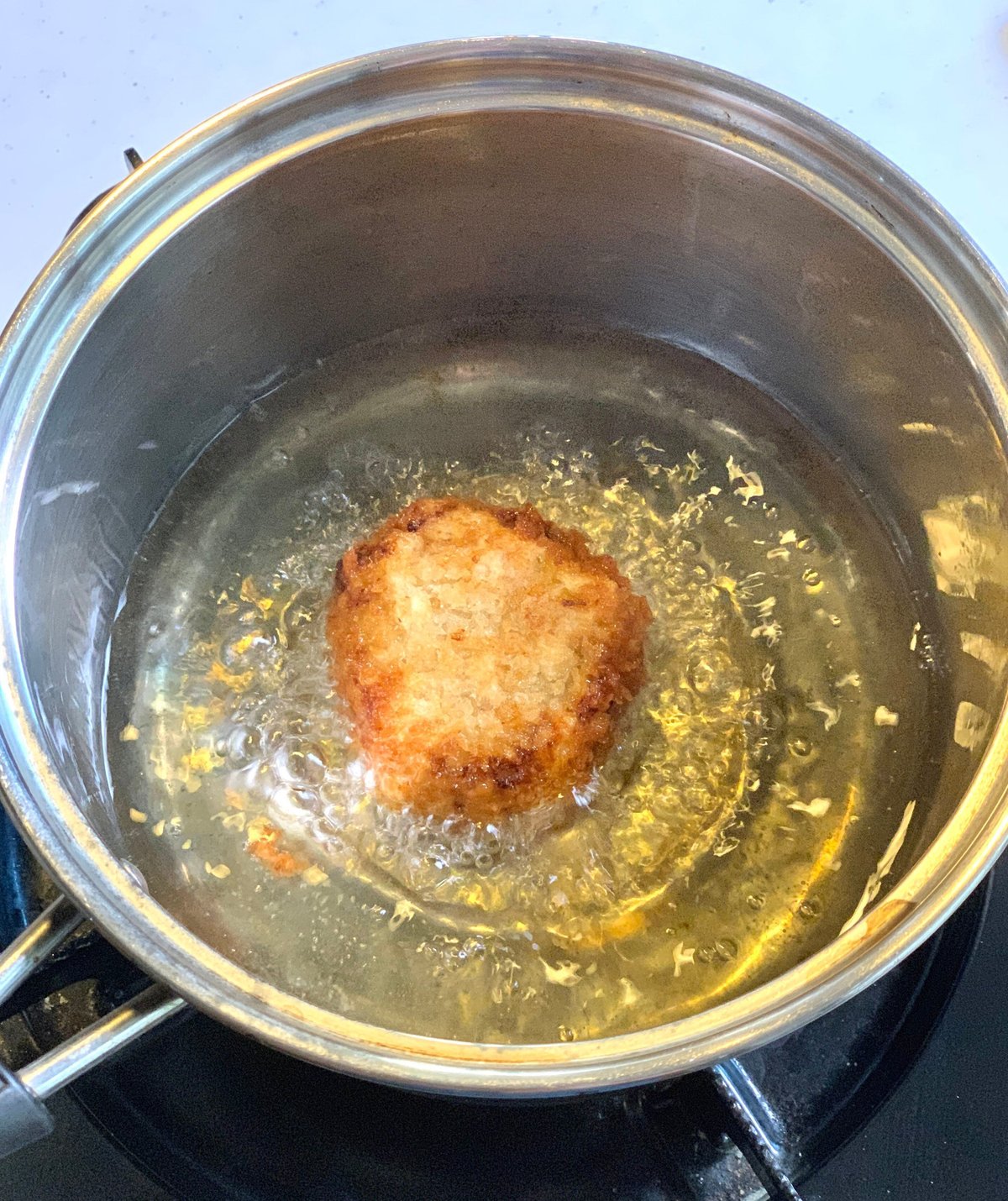 失敗しない「揚げ焼き」のコツとは？焦げや油はねに注意！ - トクバイニュース