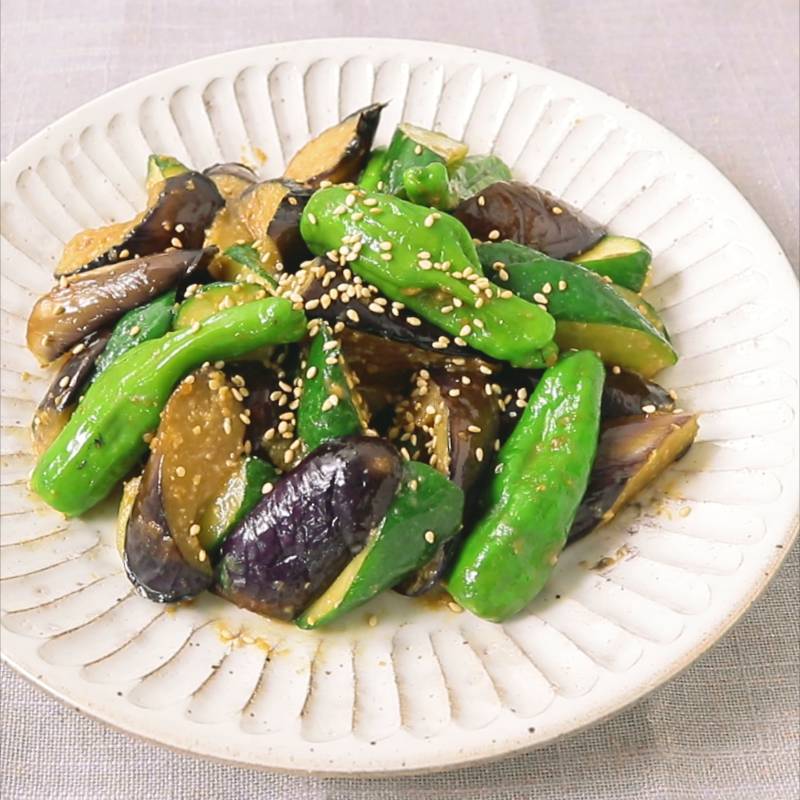 ナスとピーマンのひき肉炒めオリーブオイルレシピ井上誠耕園