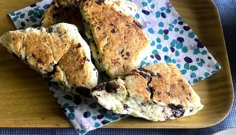 ホットケーキミックスで簡単！フライパンでチョコ蒸しパン♥20分で作れる簡単お菓子