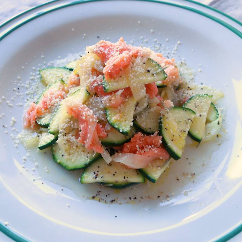 サーモンのリエット ベリーのジュレとシナモン風味のトーストと共に