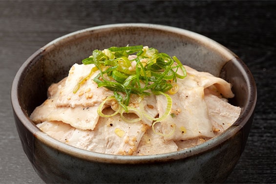 塩でもんで冷蔵庫で二日。濃ゆい熟成した旨味がすごい「塩豚」山ごはん屋 山メシのレシピ・登山情報ブログ