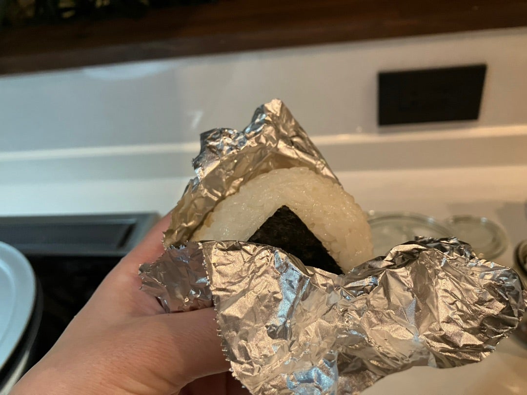 おにぎりの日に試したい！サンホイルで包むホイルおにぎりの魅力暮らしのアイデア東洋アルミエコープロダクツ株式会社