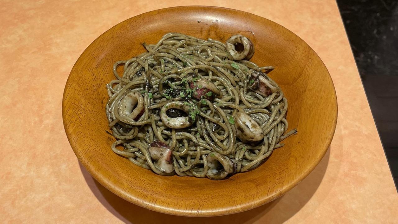 アオリイカのイカスミパスタ