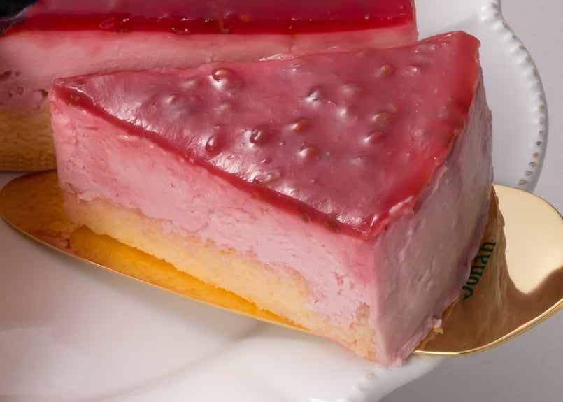 Lindt - リンツ リンドール ラズベリー＆チーズケーキ ８個入りの通販 by サクラももいちごＭ's shopリンツならラクマ