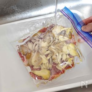 冷凍ステーキの美味しい焼き方 ミディアムレアに焼けるレシピ 凍ったままでOK！解凍いらず -How to Cook Steak From Frozen- YouTube