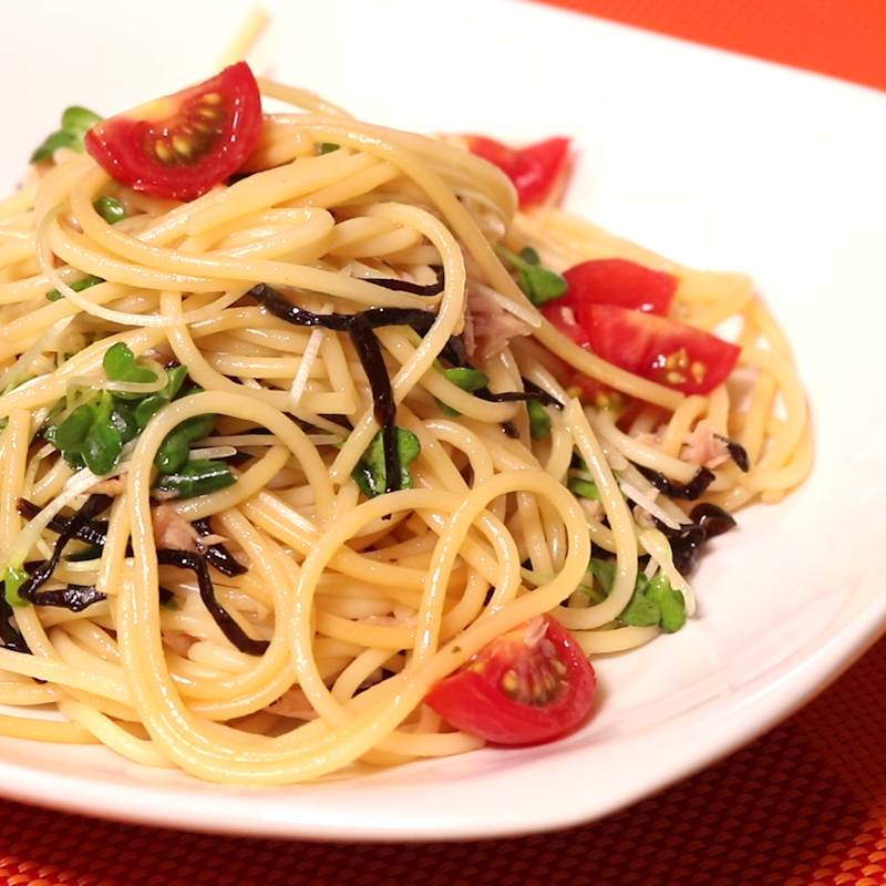 少ない調味料で作る！ 舞茸と塩昆布のパスタ