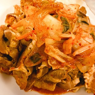 荒挽ウインナーのキムチーズ炒めセントラルフーズ