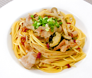 ワンパンで簡単！お手軽ランチに！「豚こまとねぎの和風パスタ」 パスタ豚こまワンパンパスタ