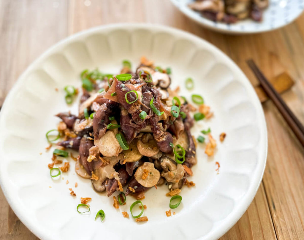 丁寧な下ごしらえでおいしくなる。ホタルイカのバターしょうゆ炒めのレシピ