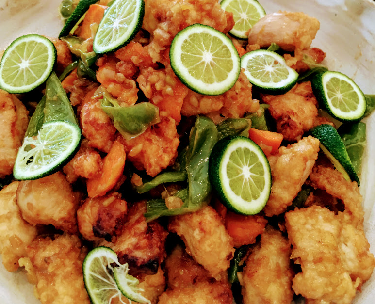 皮がパリッとたまらない！ 揚げない油淋鶏