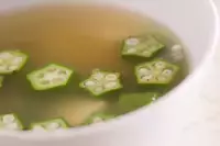 オリーブオイルでレストラン風 玉ねぎとズッキーニのスープヤオコーレシピ by Cooking Support