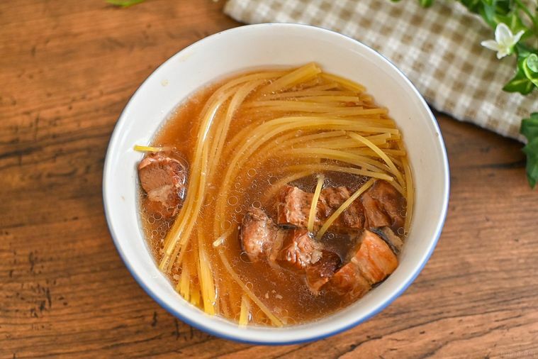 超究極合わせ技❗️セブンイレブンの金の豚角煮&マルちゃんのカレーうどん❗️エゴマの僕。２