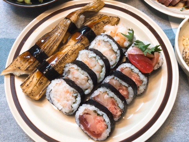 本日 具だくさんおにぎり🍙販売中生鮮館やまひこ南大通店 稲沢市 スーパー 食品 惣菜 スイーツ フルーツサンド フルーツ杏仁 フルーツ杏仁 具だくさんおにぎり ほぼ具おにぎり お取り寄せ