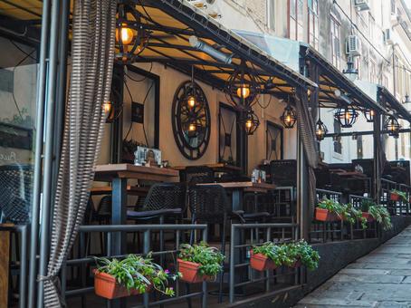 ラテアート おしゃれカフェで一息の写真素材FYI04486962ストックフォトの Qlean Market キュリンマーケット