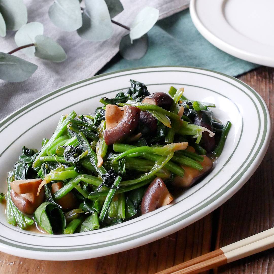 鉄分、ビタミンたっぷり ほうれん草とわかめと干し椎茸のおひたし