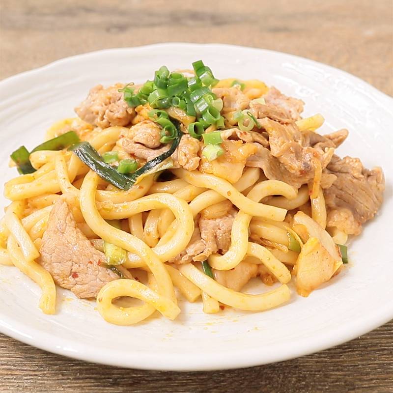 焼肉のたれでラクラク♪『ひき肉ともやしのチゲ風おかずスープ』