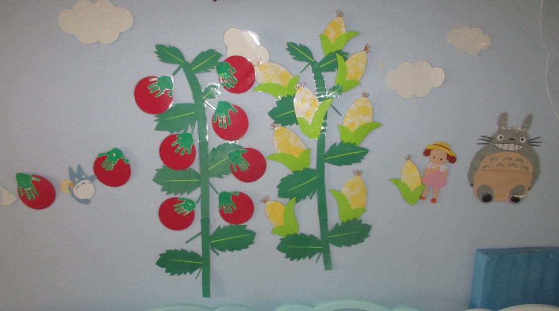 ぷちぷちとうもろこし🌽 皮を剥くのがリアルで楽しい😆！ プチプチをそのまま貼り付けても可愛くなりますよ〜♡保育士幼稚園教諭保育園幼稚園学童保育簡単製作簡単製作あそび製作アイデア工作大好き夏の製作とうもろこし製作絵の具遊びおうち