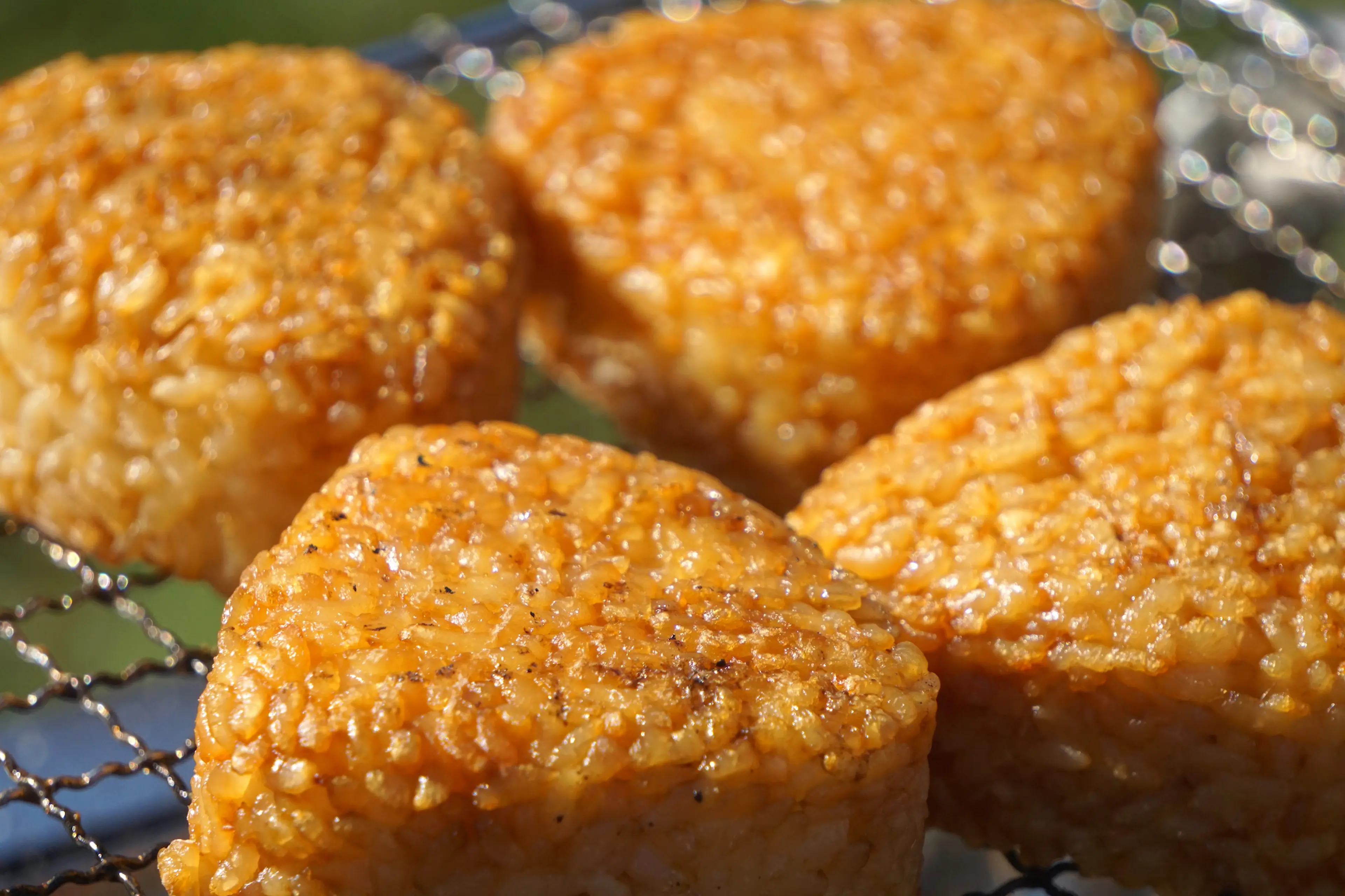 シンプルでおいしい！ めんつゆの焼きおにぎり