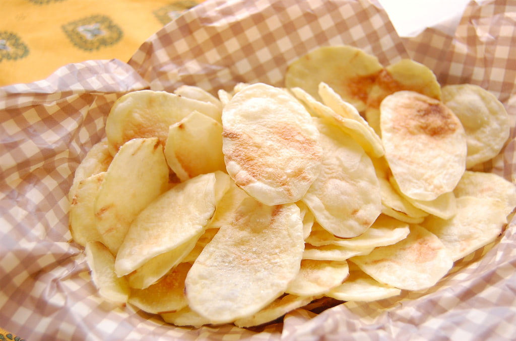 レンジでチン♪ でウェーブカットのポテトチップスが作れちゃう！ - 価格.comマガジン