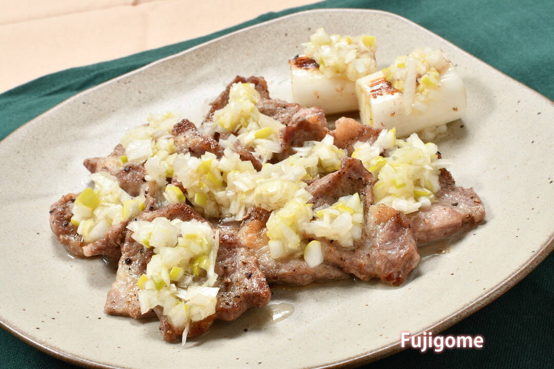 焼肉用の豚バラ肉と茄子ともやしの叙々苑たれ炒め