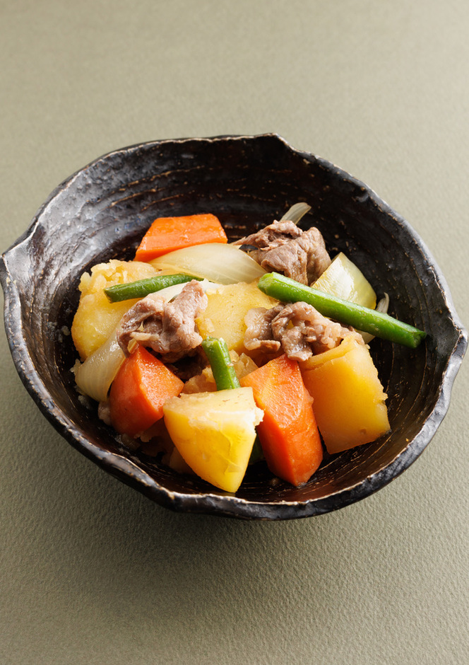 家庭料理の定番「肉じゃが」献立5選