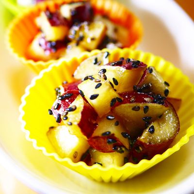 芋屋さんのようにカリカリ！フライパン一つで「揚げない」など簡単「大学芋」レシピ - デイリシャス 楽天レシピ