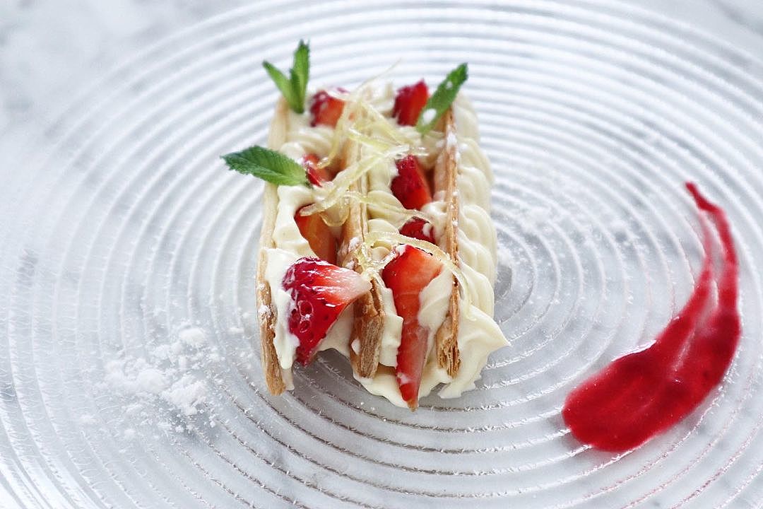 サクサクがたまらない！パイシートで作るミルフィーユフーディストノート