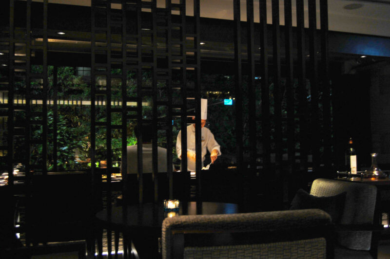 高級レストランでの絶妙なディナーイメージ_写真 id 602388503_PRF画像フォーマットJPG_jp.lovepik.com