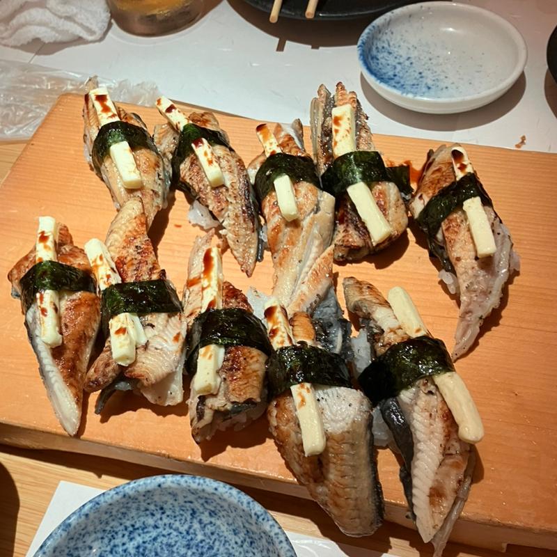一度食べたらハマる背徳の味「うなぎバターにぎり」のお寿司屋さんは、ランチも安くておいしかった！ satochin- エキスパート -Yahoo!ニュース