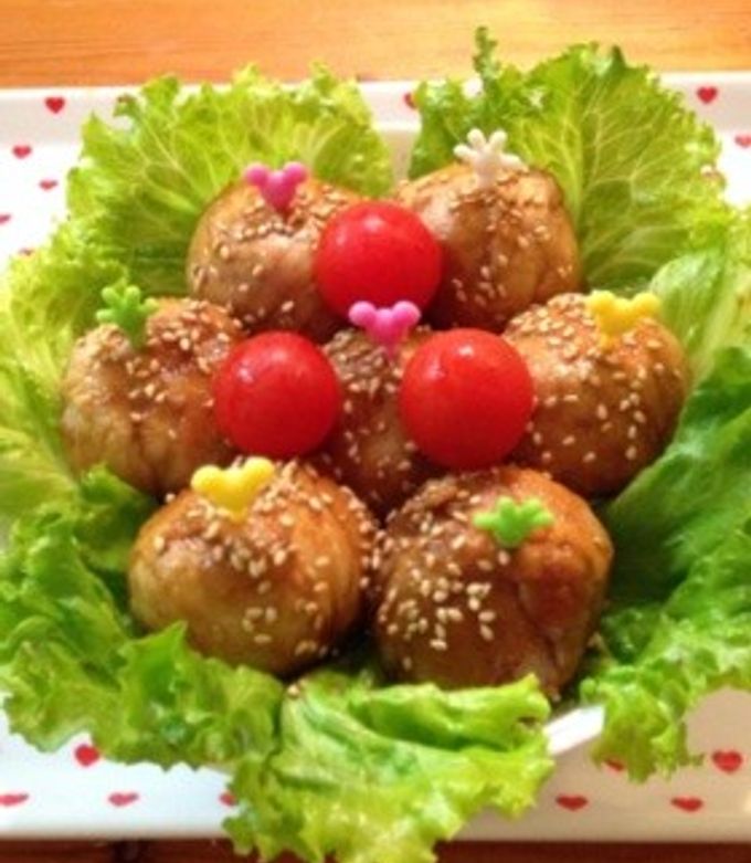 今回はチーズたっぷり肉巻きおにぎりを作りました！ 白米にしっかりと味付けをすることで食べごたえがあり、ビールにぴったりの一品になりました😊とっても美味しいのでぜひ作ってみてください！ ▽作り方 白米1合 2人前キムチ15g コチュジャン小さじ2 ごま油大さじ1