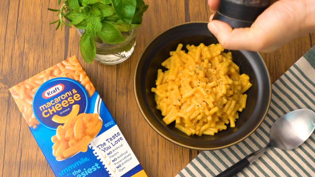 コストコの『ベーコンマック&チーズ』がマカロニのカルボナーラで超おいしい！買てみた