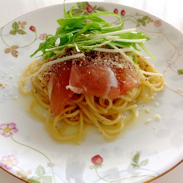 夏のコンビニグルメ セブンの冷製パスタ『生ハムとバジルソース』ヤムヤムモチャニカル