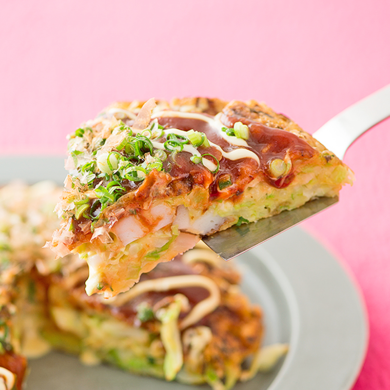 キャベツと卵だけでOK 小麦粉もお好み焼き粉もいらない！簡単でコスパ最強のお好み焼きレシピ・作り方Tasty